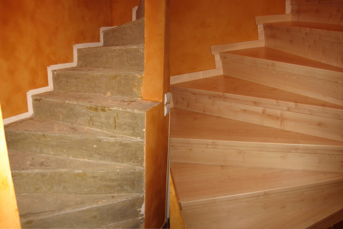 Betontreppe verkleidet mit Renovierungsstufen im Dekor Ahorn